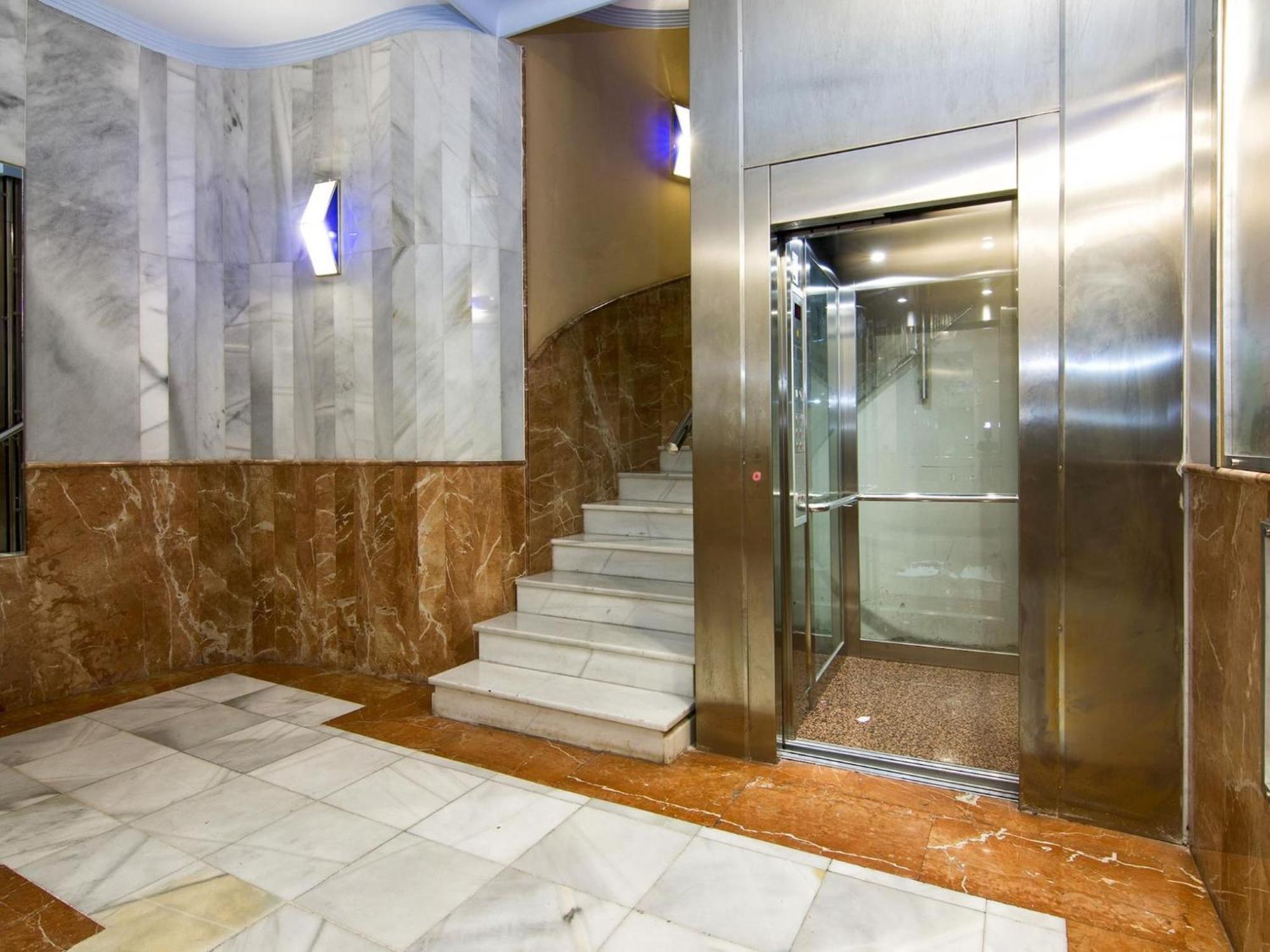 Chezmoihomes Town Hall Apartment Granada Buitenkant foto
